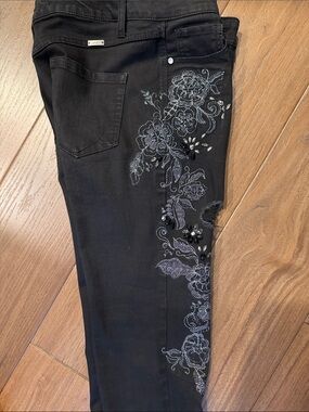 INC International Black Skinny Jeans with Silver Floral Embroidery Size 8